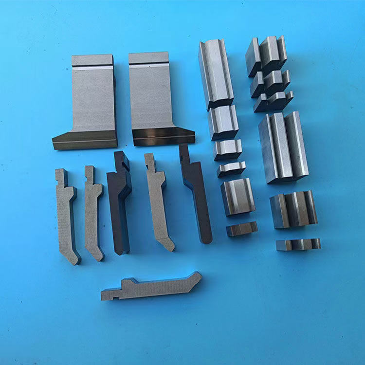 Bending machine mold